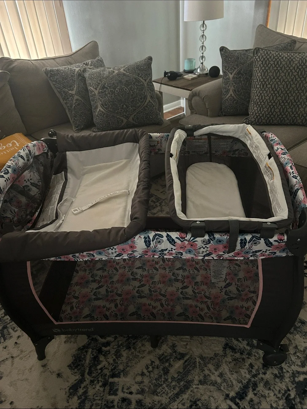 Floral Pack 'n Play with Changing Station - Pink